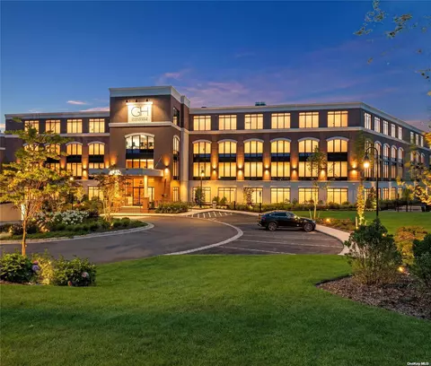 10 Shore Rd #312, North Hempstead, NY 11547