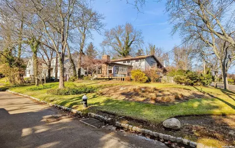 355 Knollwood Ave, Douglaston, NY 11363