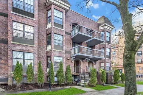 163-04 71st Ave #122, Fresh Meadows, NY 11365