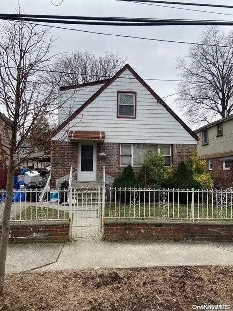 164-38 77th Ave, New York, NY 11366