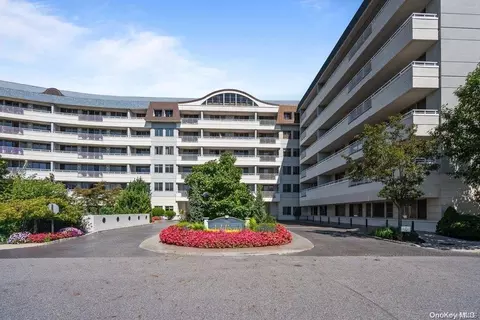 100 Harbor View Dr #411, North Hempstead, NY 11050