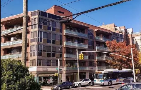 31-32 Union St #5H, New York, NY 11354