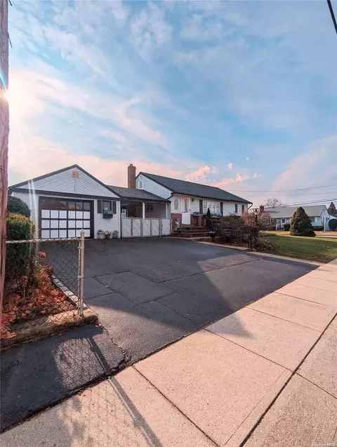 149 Maple Ave, Bethpage, NY 11714