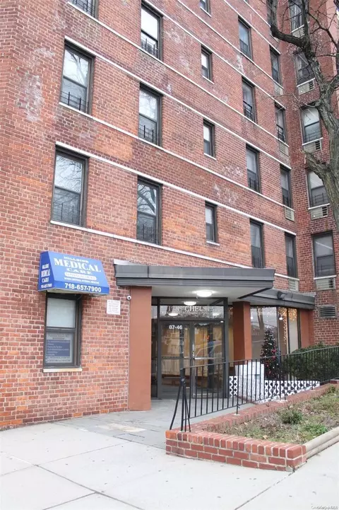 87-46 Chelsea St #3A, Jamaica, NY 11432