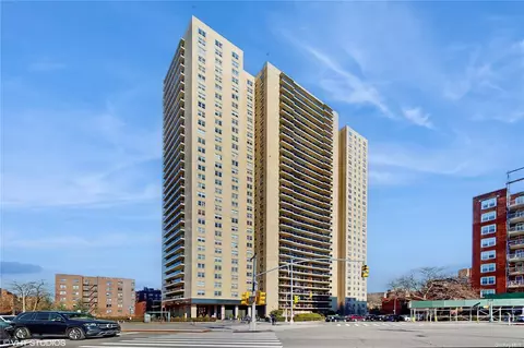 110-11 Queens Blvd #17A, New York, NY 11375