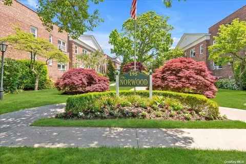 195 N Village Ave #G4, Rockville Centre, NY 11570