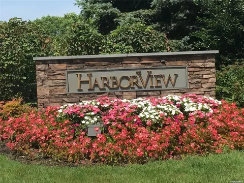 100 W Harbor View Dr #513, North Hempstead, NY 11050