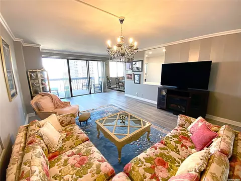 26910 Grand Central Pkwy #14G, New York, NY 11005