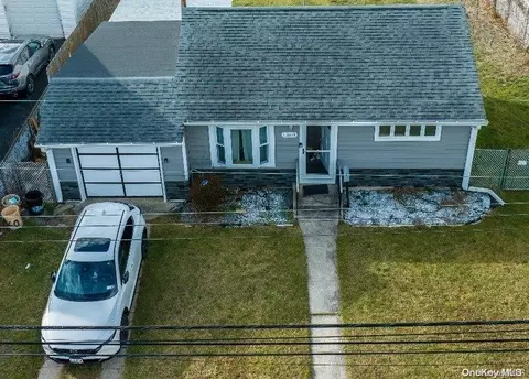 1360 Brooklyn Blvd, Bay Shore, NY 11706