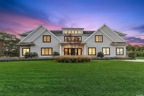 357 Edge Of Woods Rd, Southampton, NY 11968