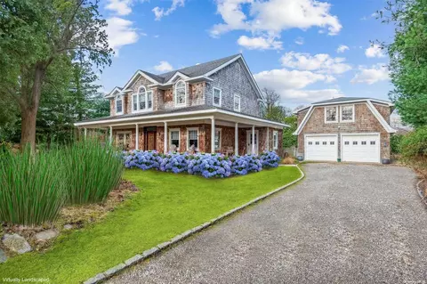 15 Fern Rd, Southampton, NY 11968