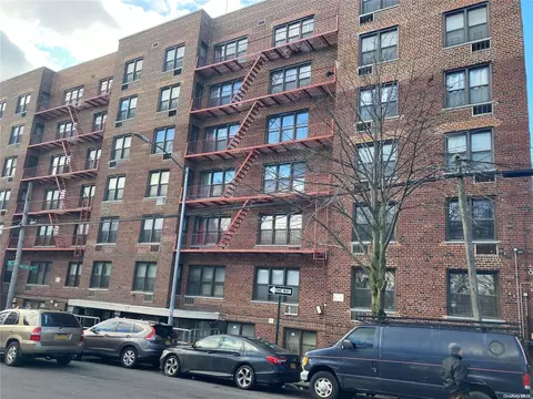 87-70 173 St #7K, Jamaica, NY 11432
