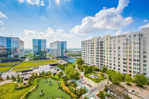 40-22 College Point Blvd #12P, Flushing, NY 11354