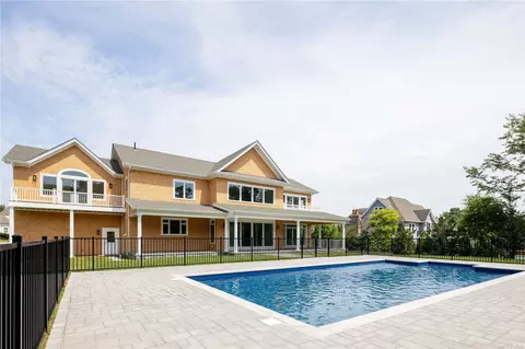 150 N Hillcrest Dr, Orient, NY 11957