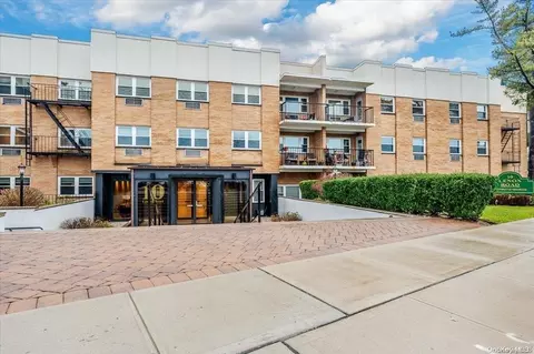 10 Lenox Rd #3-N, Rockville Centre, NY 11570