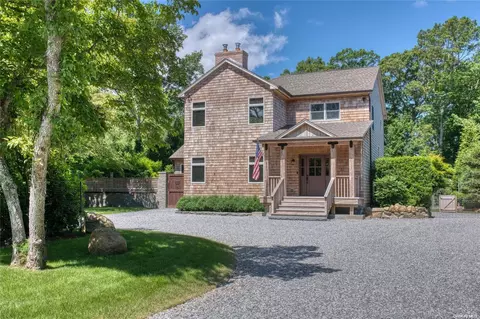 16 Pembroke Dr, East Hampton, NY 11937