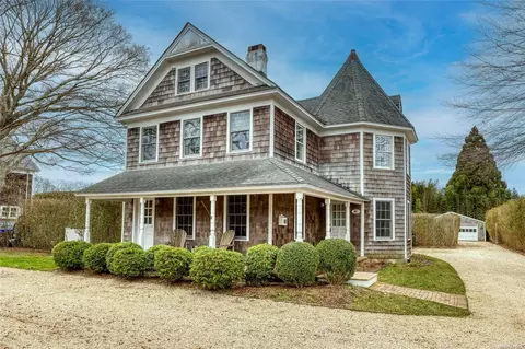 82 Powell Ave, Southampton, NY 11968