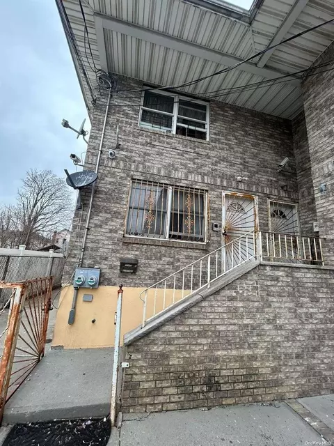 168-27 105th Ave, Jamaica, NY 11433