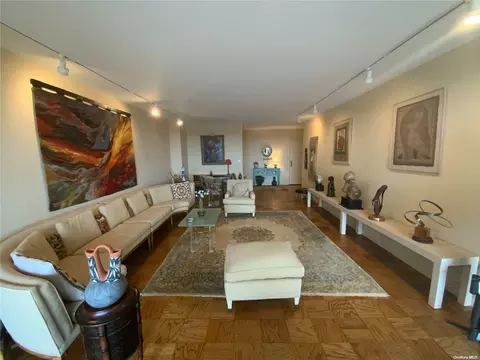 26910 Grand Central Pkwy #14L, New York, NY 11005