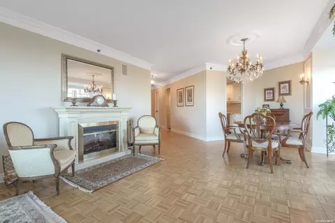 100 Hilton Ave #810 E, Garden City, NY 11530