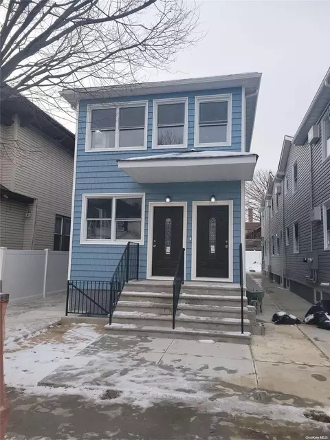 1325 Gipson St, New York, NY 11691