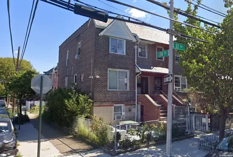 24-01 37th Ave, New York, NY 11101