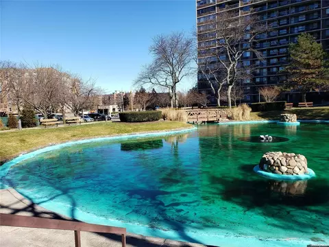 2 Bayclub Bay Club Dr #PH M, New York, NY 11360
