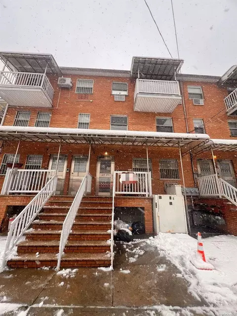 22-21 College Point Blvd, New York, NY 11356