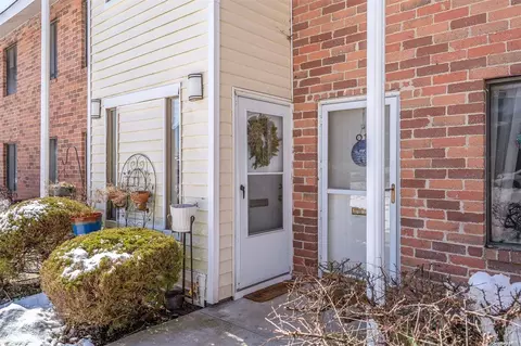 18 Osage Ct #18, Coram, NY 11727