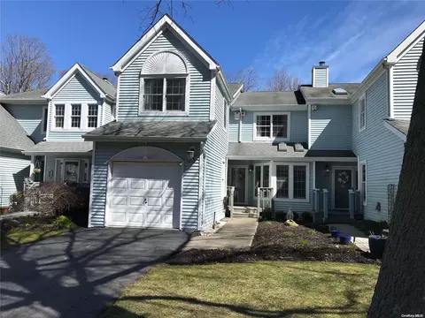 203 Mountain Ridge Dr #203, Mount Sinai, NY 11766
