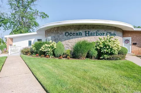 4 Rose St #2-D1, Oceanside, NY 11572