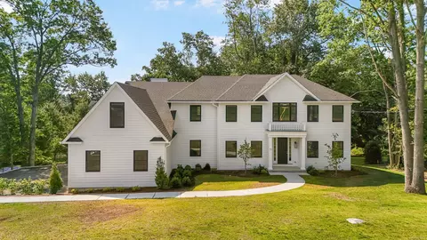 47 Laurel Ln, Locust Valley, NY 11560