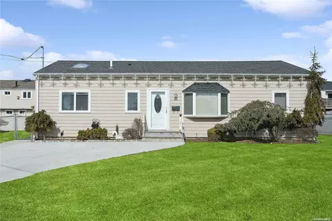 43 Island Park Pl, Island Park, NY 11558