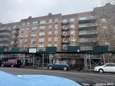 87-10 149th Ave #2H, New York, NY 11414