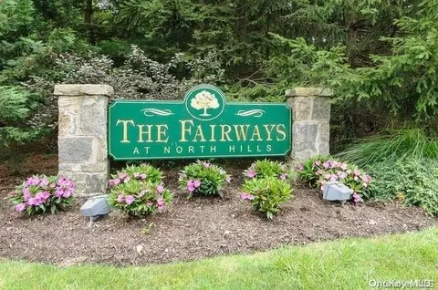 17 Doral Dr #17, North Hempstead, NY 11030