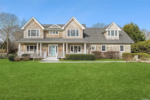 41 Nidzyn Ave, Southampton, NY 11960
