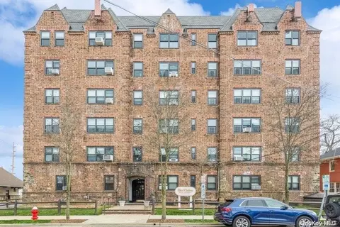141 Wyckoff Pl #4C, Woodmere, NY 11598
