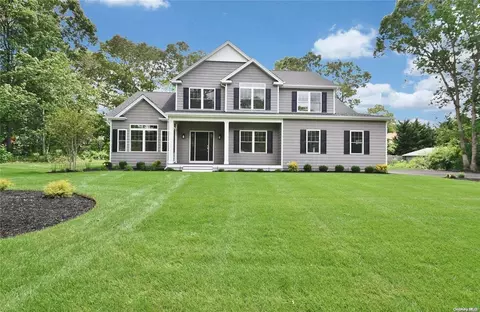 2 Lotto Ct, Brookhaven, NY 11755