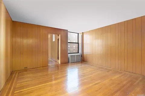 35-22 80th St #33, New York, NY 11372