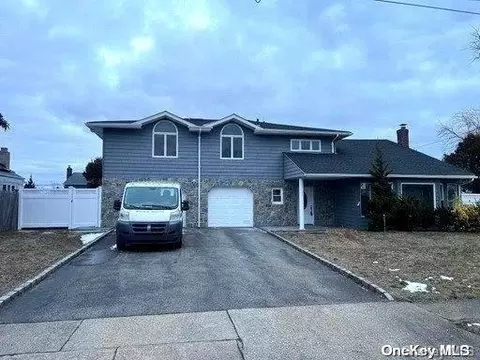 12 Deepwater Ave, Massapequa, NY 11758