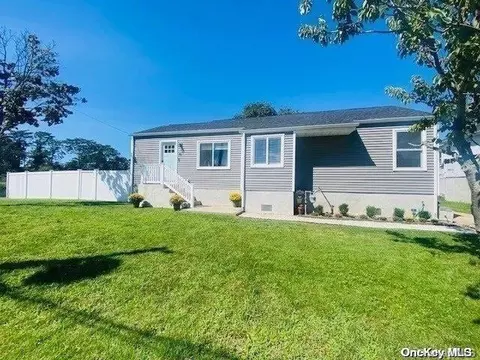 19 Albert Rd, Amityville, NY 11701