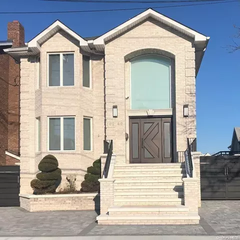 162-49 95th St, New York, NY 11414