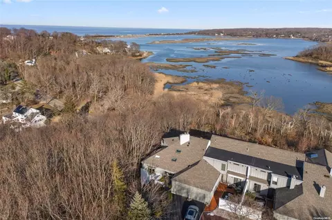 1 Watersedge Way #1, Port Jefferson, NY 11777