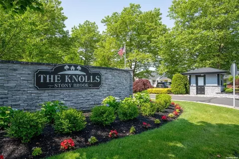 27 Knolls Dr #27, Stony Brook, NY 11790
