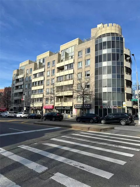132-03 Sanford Ave #3H, New York, NY 11355