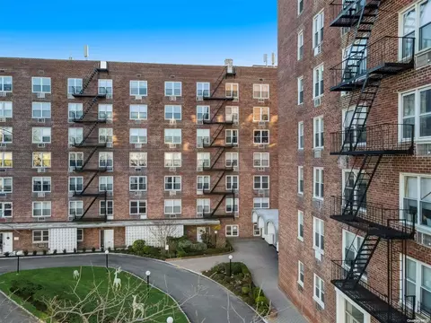 54-44 Little Neck Pkwy #6T, Little Neck, NY 11362