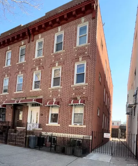 270 Schaefer St, Brooklyn, NY 11237