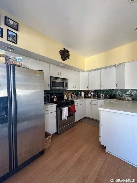 81 Seaview Ave, Staten Island, NY 10304