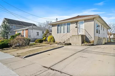 3276 Murdock Ave, Oceanside, NY 11572
