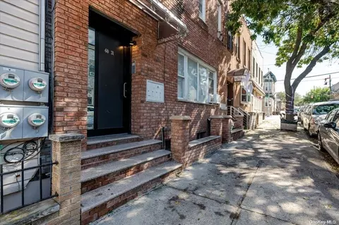 60-31 55th St, New York, NY 11378